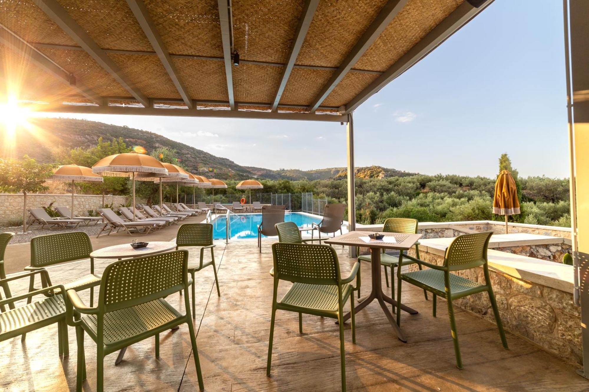 Olympia Zervea Studios With Pool - Apartment การ์ดามมีลี ภายนอก รูปภาพ