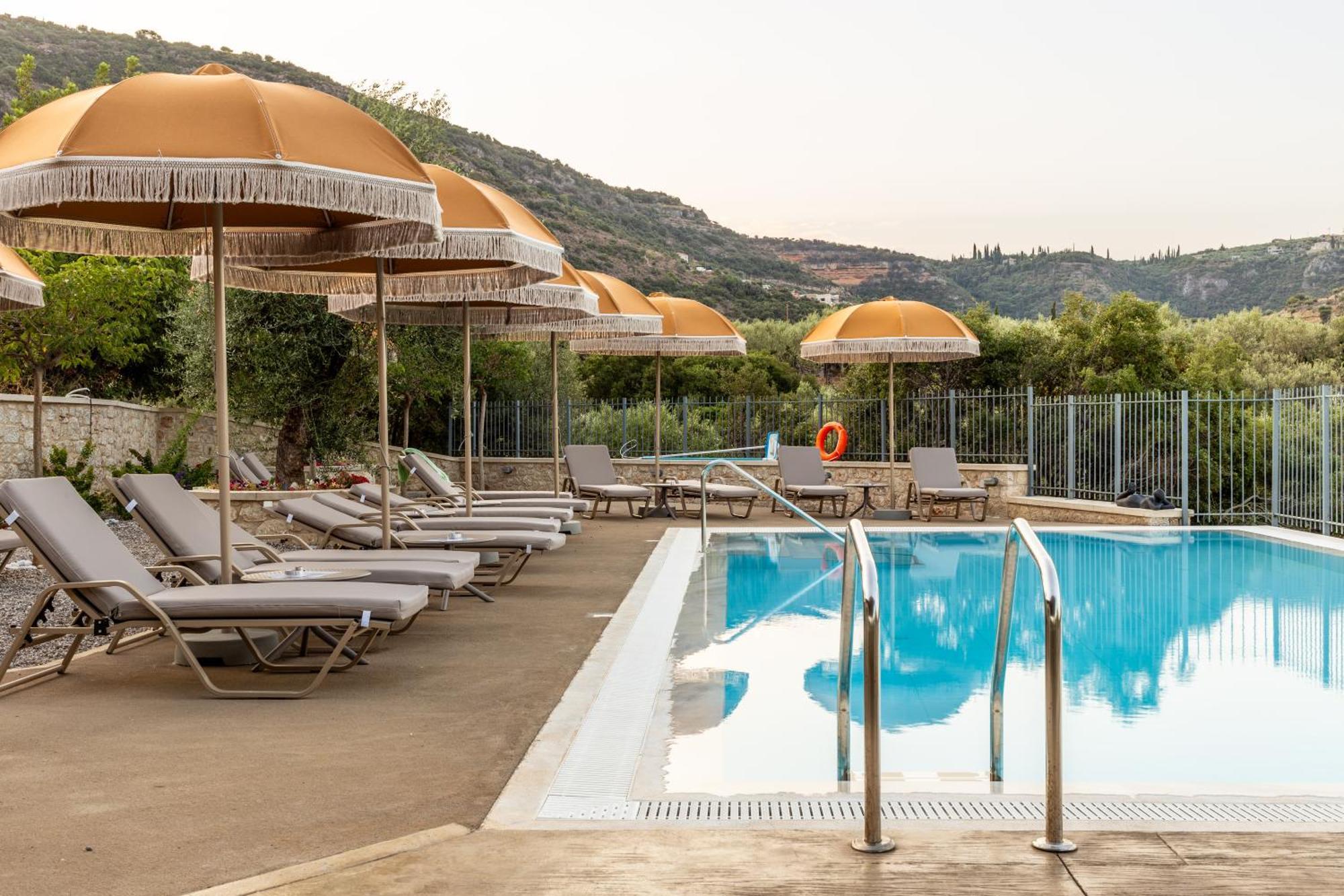 Olympia Zervea Studios With Pool - Apartment การ์ดามมีลี ภายนอก รูปภาพ