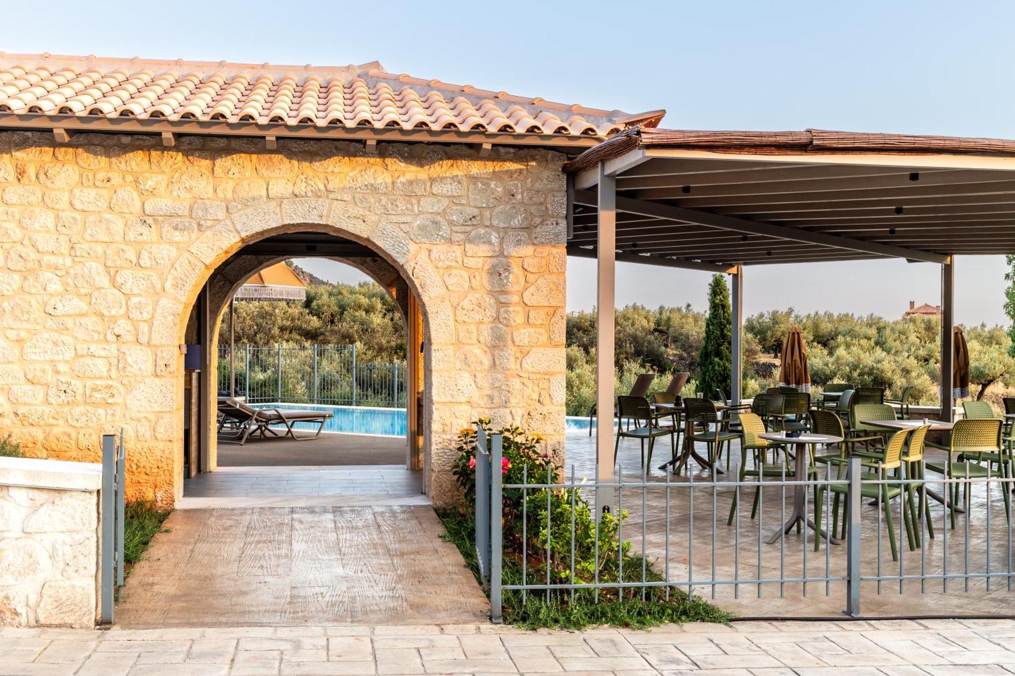 Olympia Zervea Studios With Pool - Apartment การ์ดามมีลี ภายนอก รูปภาพ