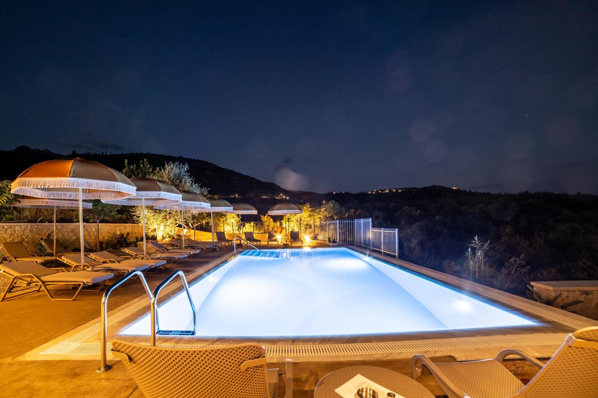 Olympia Zervea Studios With Pool - Apartment การ์ดามมีลี ภายนอก รูปภาพ
