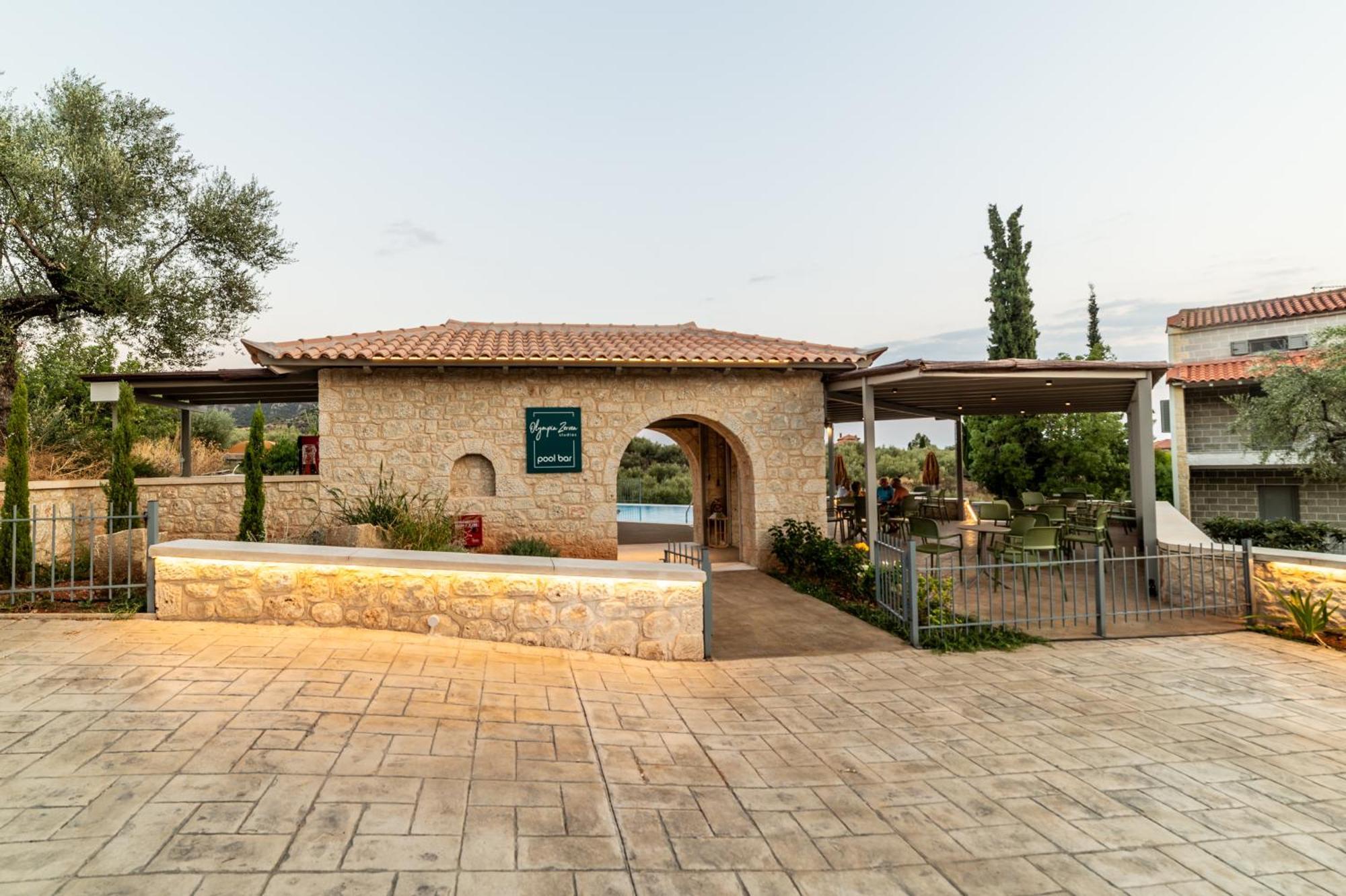 Olympia Zervea Studios With Pool - Apartment การ์ดามมีลี ภายนอก รูปภาพ