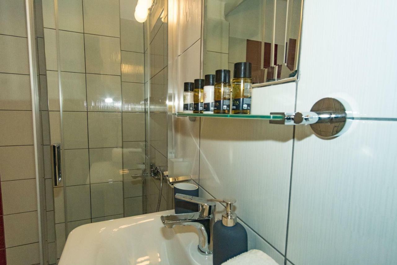 Olympia Zervea Studios With Pool - Apartment การ์ดามมีลี ภายนอก รูปภาพ