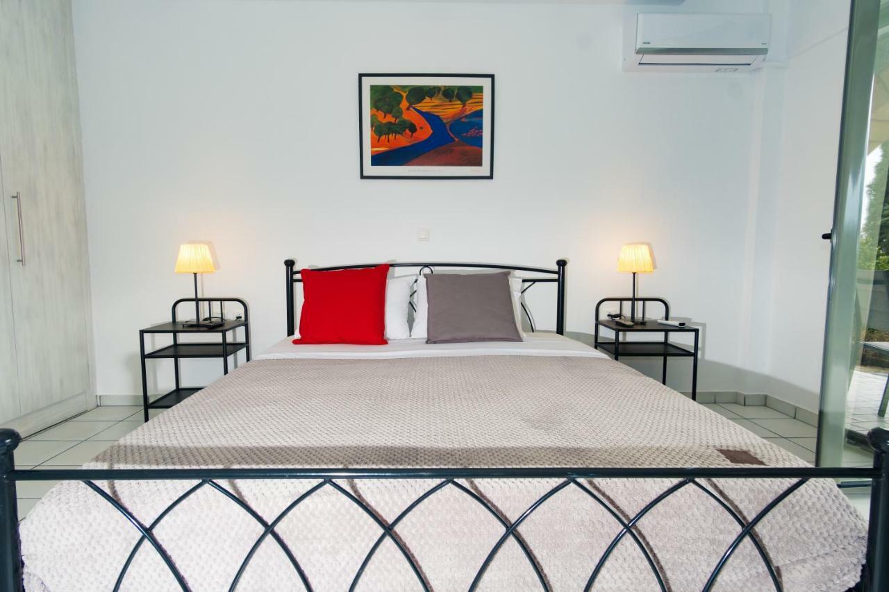Olympia Zervea Studios With Pool - Apartment การ์ดามมีลี ภายนอก รูปภาพ