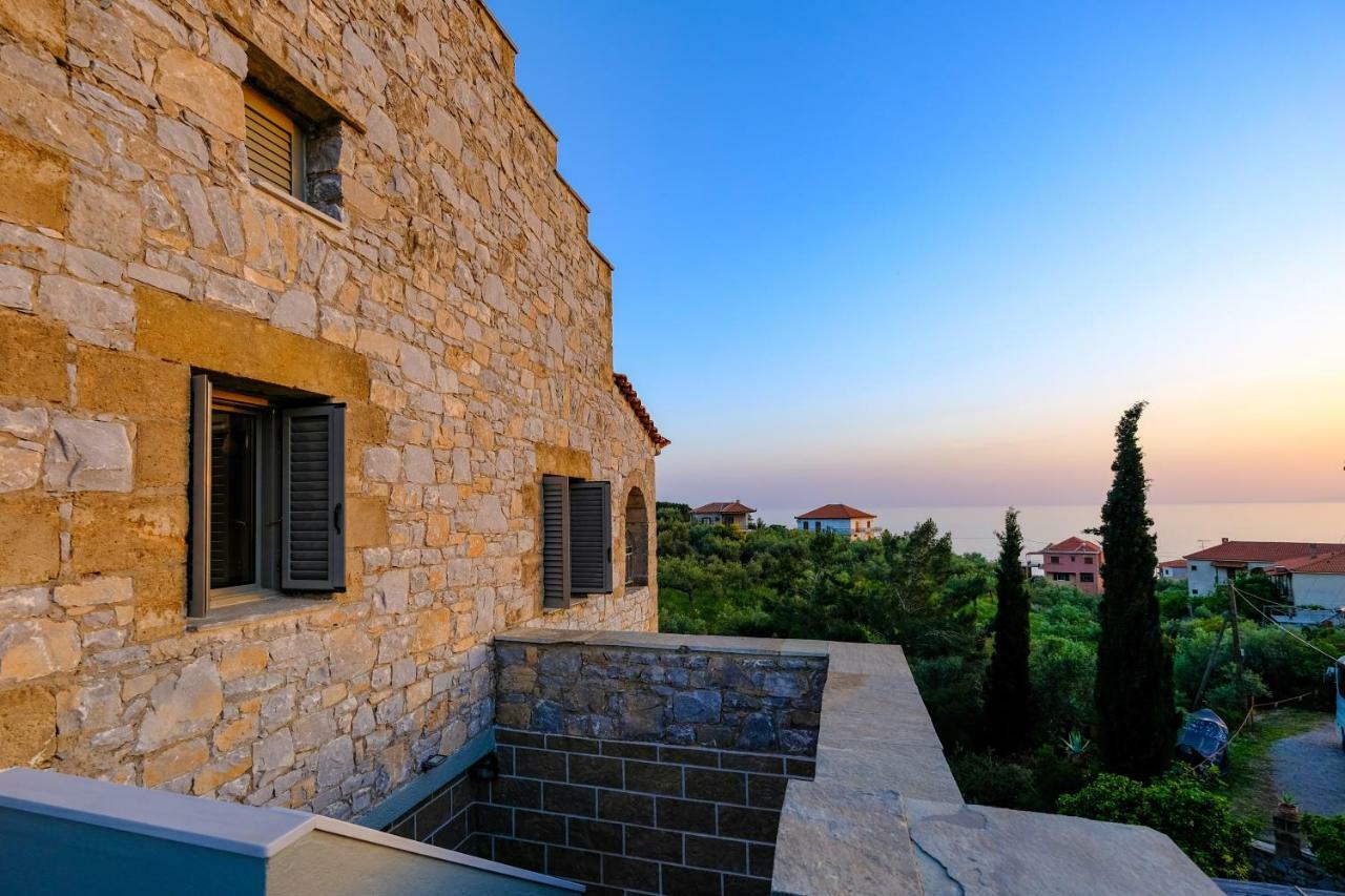 Olympia Zervea Studios With Pool - Apartment การ์ดามมีลี ภายนอก รูปภาพ